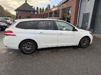 Peugeot 308 1.2 PureTech Blue Lease picture 2