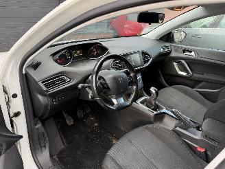 Peugeot 308 1.2 PureTech Blue Lease picture 13