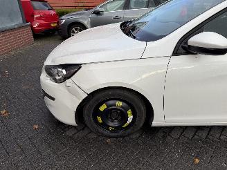 Peugeot 308 1.2 PureTech Blue Lease picture 12