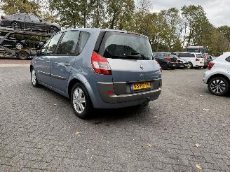 Renault Scenic 2.0-16V Expression Comfort picture 24