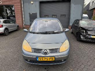 Renault Scenic 2.0-16V Expression Comfort picture 8