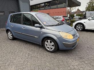 Renault Scenic 2.0-16V Expression Comfort picture 28