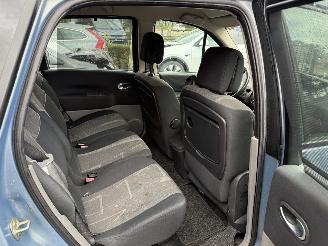 Renault Scenic 2.0-16V Expression Comfort picture 10