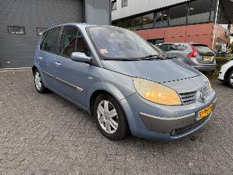 Renault Scenic 2.0-16V Expression Comfort picture 7