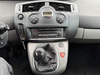 Renault Scenic 2.0-16V Expression Comfort picture 17