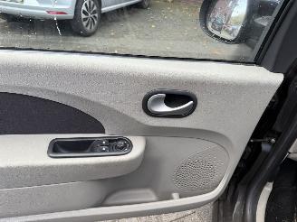 Renault Twingo 1.2 Dynamique airco picture 12