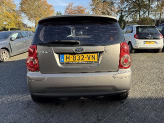 Kia Picanto 1.1 Fifteen  AIRCO Hatchback 5-dr. picture 4