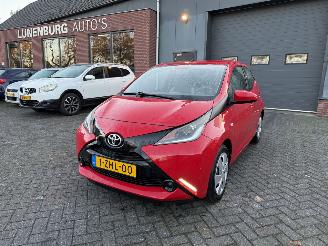 Schadeauto Toyota Aygo 1.0 VVT-i x-play (Hatchback 5-dr.) 2015/2