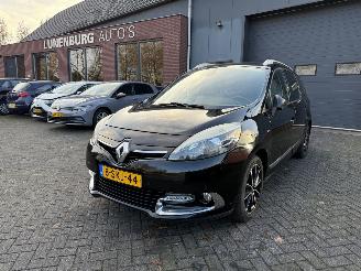 krockskadad bil auto Renault Scenic 1.2 TCe Bose (MPV 5-dr.) 2013/11