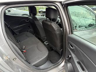 Renault Clio 0.9 TCe Authentique  Hatchback 5-dr. picture 15