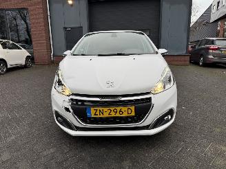 Peugeot 208 1.2 PureTech Signature NAVIGATIE picture 9