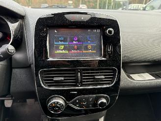 Renault Clio 0.9 TCe Limited  NAVIGATIE  Stationwagen 5-dr. picture 24