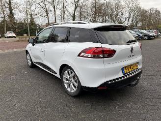 Renault Clio 0.9 TCe Limited  NAVIGATIE  Stationwagen 5-dr. picture 3