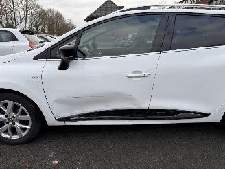 Renault Clio 0.9 TCe Limited  NAVIGATIE  Stationwagen 5-dr. picture 11