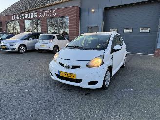 Coche accidentado Toyota Aygo 1.0-12V Comfort  AIRCO  (Hatchback 5-dr.) 2010/1