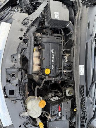 Opel Corsa 1.2-16V Essentia (Hatchback 3-dr.) picture 20