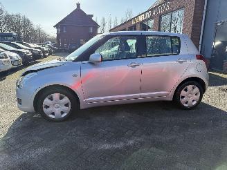 Suzuki Swift 1.3 Comfort (Hatchback 5-dr.) picture 2