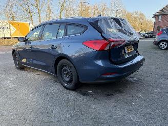 Ford Focus 1.0 EcoBoost Titanium Business picture 3