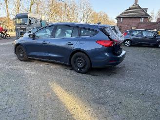 Ford Focus 1.0 EcoBoost Titanium Business picture 35