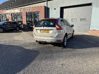 Coche accidentado Volvo Xc-60 2.0 D3 FWD AUTOMAAT  Polar+ (SUV 5-dr.) 2017/3