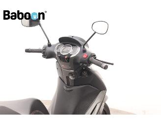 Piaggio Beverly 350 Sport Touring ABS picture 10