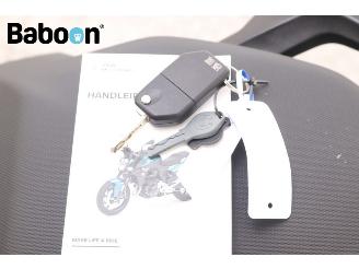 BMW F 900 R Triple Black picture 27