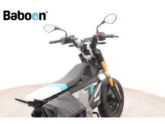 BMW  CE 02 picture 10