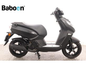 uszkodzony skutery Peugeot  Kisbee Black Edition 2025/4