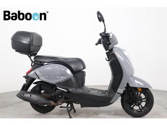 skadebil bromfiets Sym  Mio 50i 45KM 2022/10