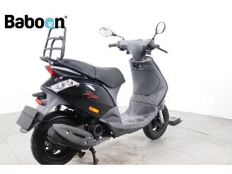 Piaggio  Zip 25KM picture 2