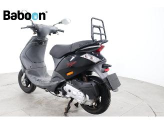 Piaggio  Zip 25KM picture 4