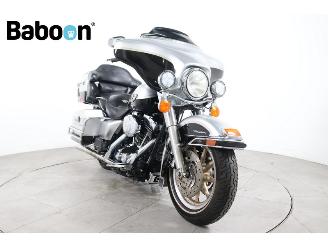 Harley-Davidson  FLHTCUI Ultra Glide Classic 100Th Anniversary picture 2