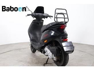 Piaggio  Zip 45KM picture 6