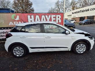 Hyundai I-20 1.0 t-gdi comfort picture 2