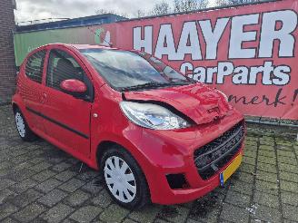 Damaged car Peugeot 107 1.0 12v xs 2012/1