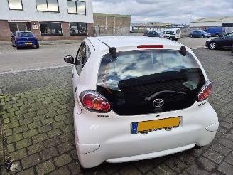 Toyota Aygo 1.0 12v access picture 5