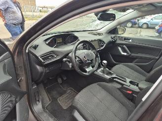 Peugeot 308 1.6 BlueHDI Blue Lease Executive picture 7