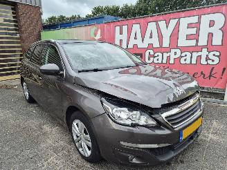 škoda osobní automobily Peugeot 308 1.6 BlueHDI Blue Lease Executive 2014/7