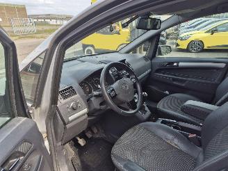 Opel Zafira 1.8 cosmo picture 8