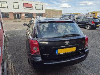 Toyota Avensis 2.0 vvti luna picture 4