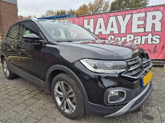 Schadeauto Volkswagen T-Cross 1.0 tsi style AUTOMAAT 2022/5