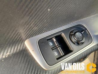 Alfa Romeo MiTo MiTo (955), Hatchback, 2008 / 2018 1.3 JTDm 16V Eco picture 13