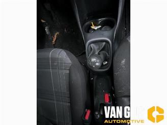 Peugeot 108 108, Hatchback, 2014 1.0 12V picture 22