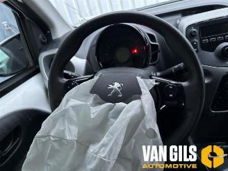 Peugeot 108 108, Hatchback, 2014 1.0 12V picture 15