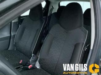 Peugeot 107 107, Hatchback, 2005 / 2014 1.0 12V picture 12