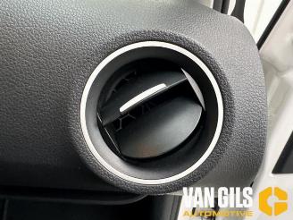 Volkswagen Up! Up! (121), Hatchback, 2011 1.0 12V 60 picture 28