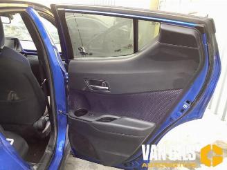 Toyota C-HR C-HR (X1,X5), SUV, 2016 1.8 16V Hybrid picture 14