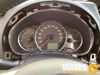 Toyota Yaris Yaris III (P13), Hatchback, 2010 / 2020 1.0 12V VVT-i picture 15