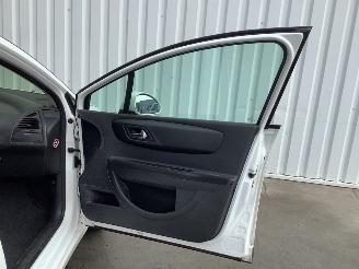 Citroën C4 1.4 16V Hatchback 4Dr Benzine 1.360cc 66kW (90pk) picture 17