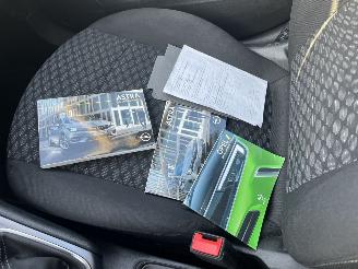 Opel Astra Sports Tourer 1.2 Edition picture 21